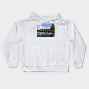 Obelisk pond Virginia lake Sunningdale England UK Kids Hoodie